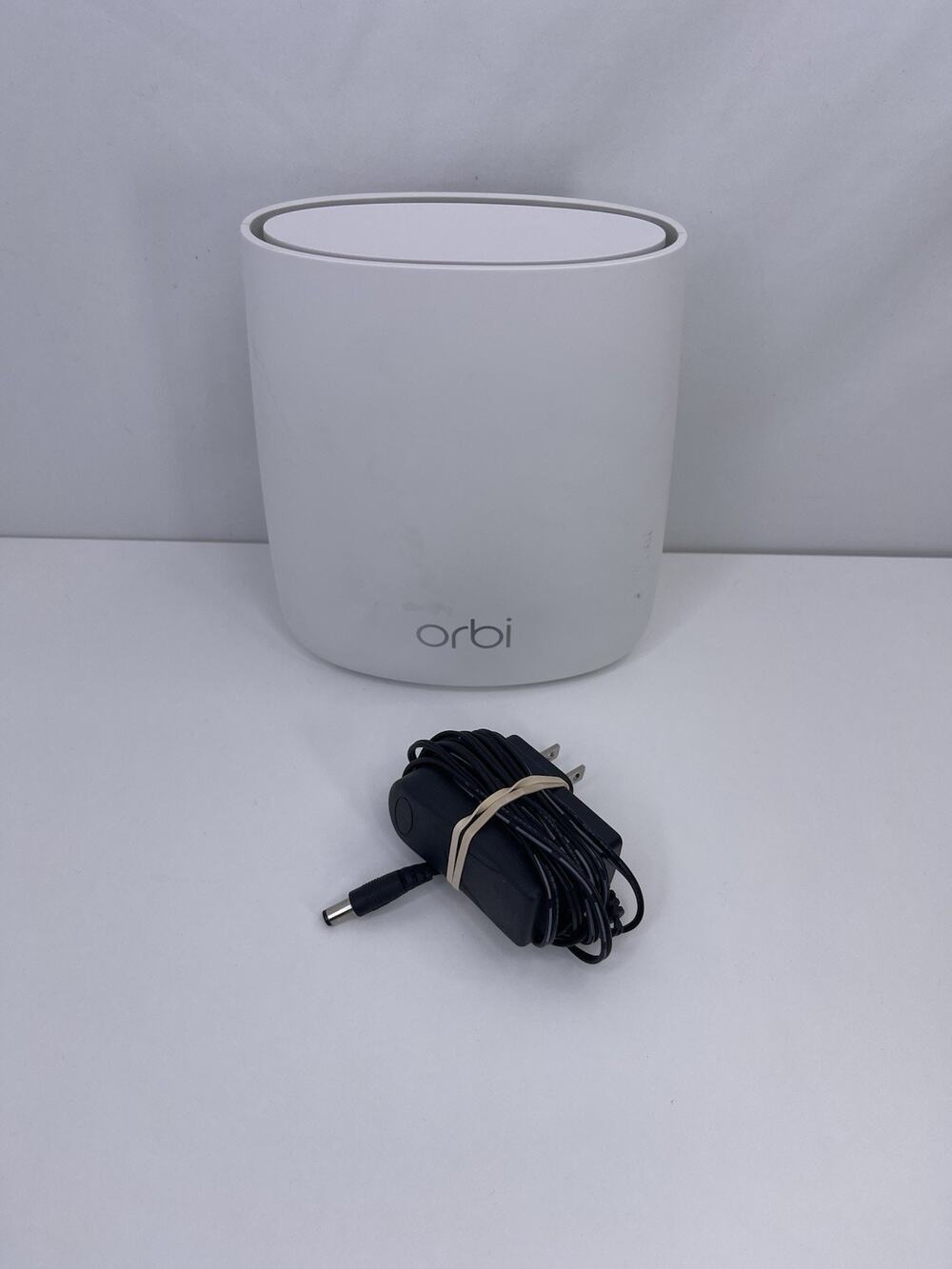 NETGEAR Orbi RBS20 Mesh WiFi Satellite Add-On Unit w/ Power Adapter Bundle